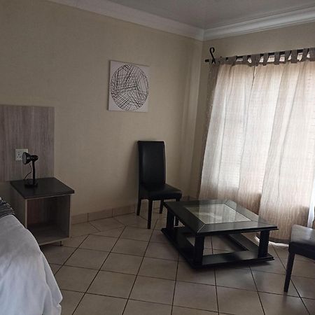 Hotel 4 Seasons Country Club Bronkhorstspruit Exterior foto